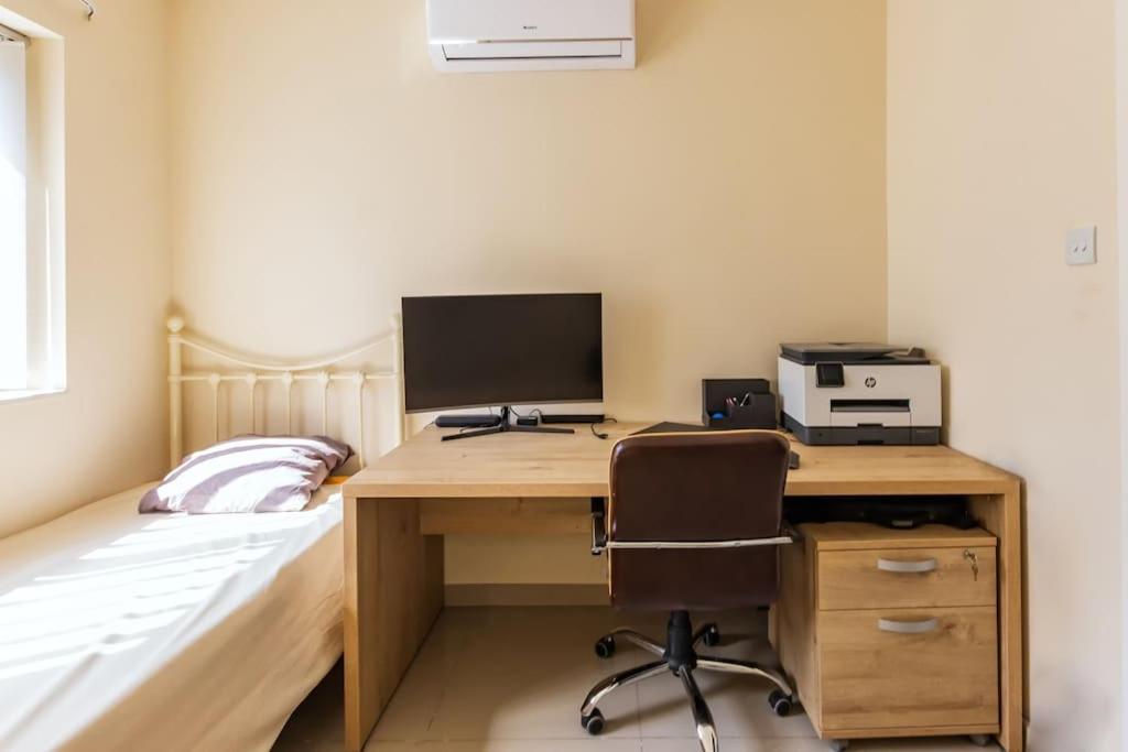 Modern 3 Bedroom Apartment Close To Paceville And Beach Is-Swieqi Bagian luar foto