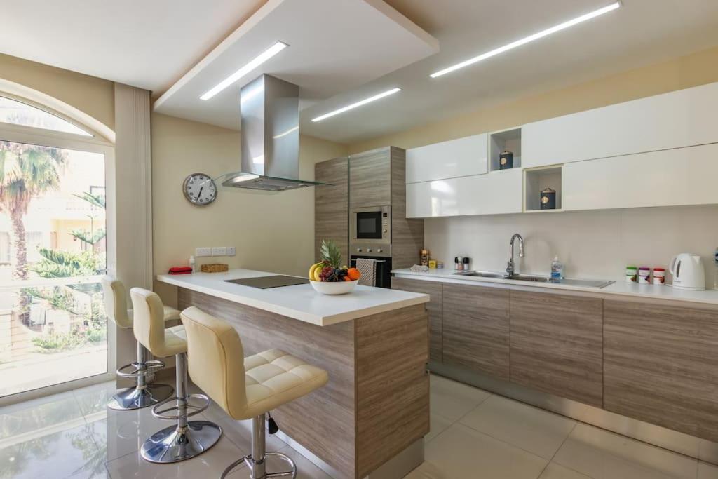 Modern 3 Bedroom Apartment Close To Paceville And Beach Is-Swieqi Bagian luar foto