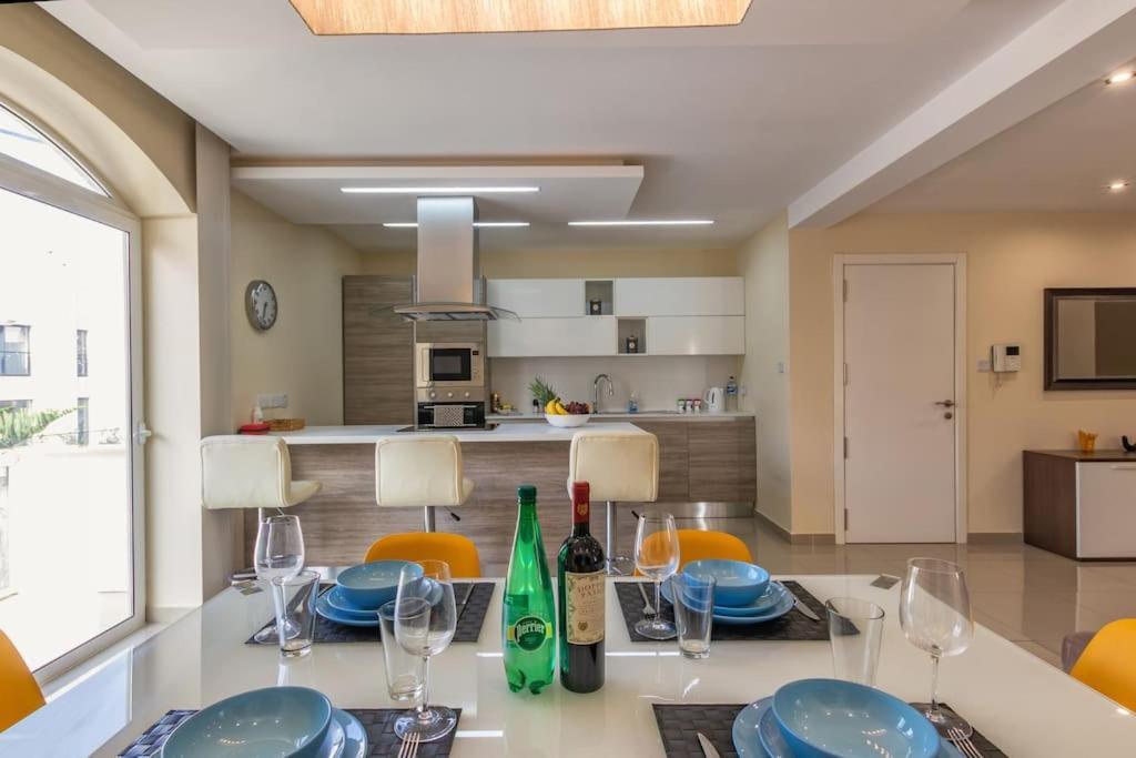 Modern 3 Bedroom Apartment Close To Paceville And Beach Is-Swieqi Bagian luar foto