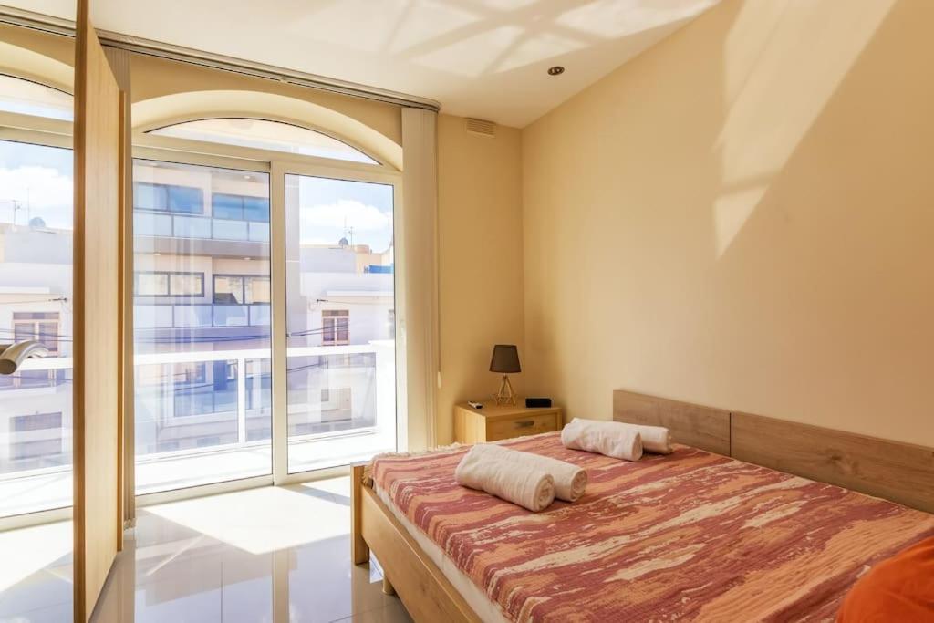 Modern 3 Bedroom Apartment Close To Paceville And Beach Is-Swieqi Bagian luar foto