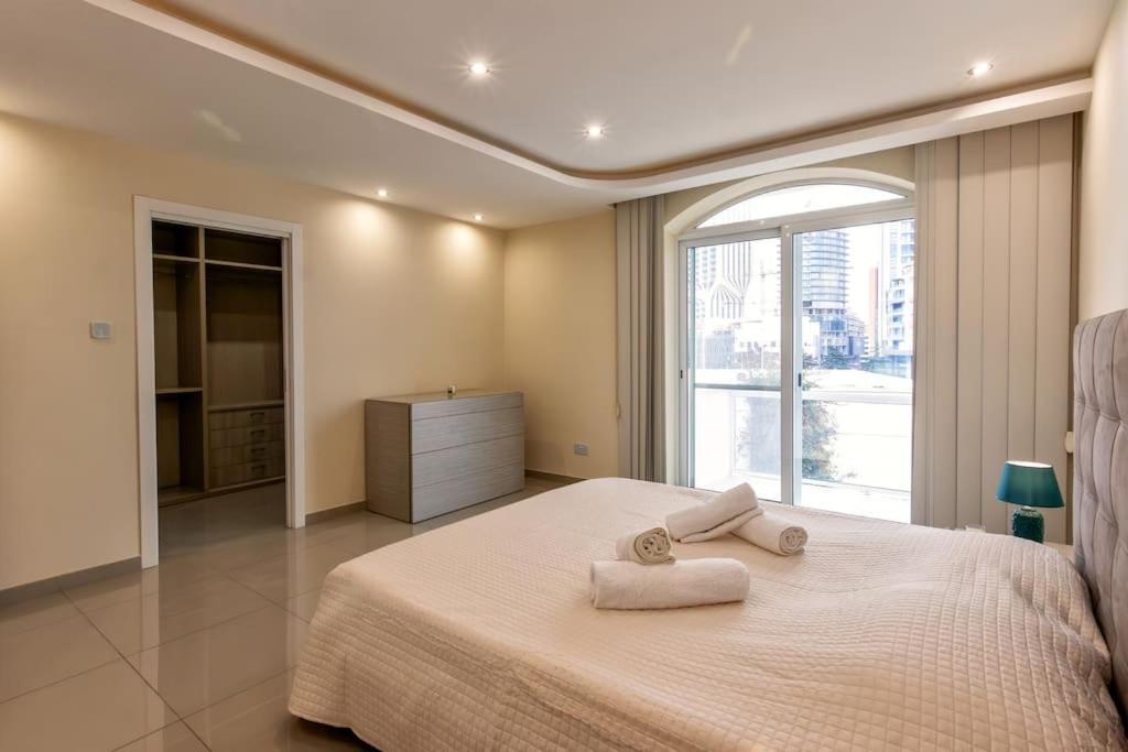 Modern 3 Bedroom Apartment Close To Paceville And Beach Is-Swieqi Bagian luar foto